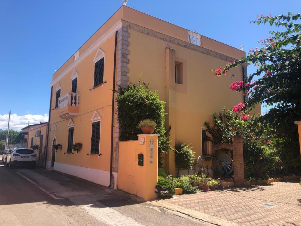 Domos Le Due Tuie Bed and Breakfast Piscinas Buitenkant foto