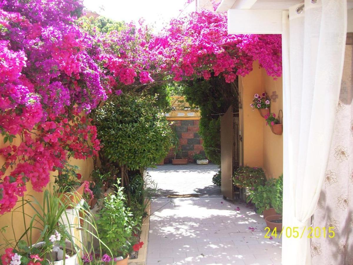 Domos Le Due Tuie Bed and Breakfast Piscinas Buitenkant foto